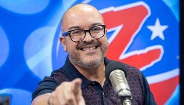 El jefe de la tribu salsera: el origen de “Cacique”, voz de Zeta 93