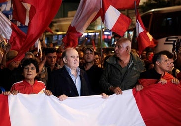 Perú elegirá al próximo presidente entre la derechista Keiko Sofía Fujimori y el izquierdista Roberto Sánchez