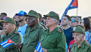 Raúl Castro ni aparece en la pobre manifestación en su defensa convocada por el régimen en La Habana