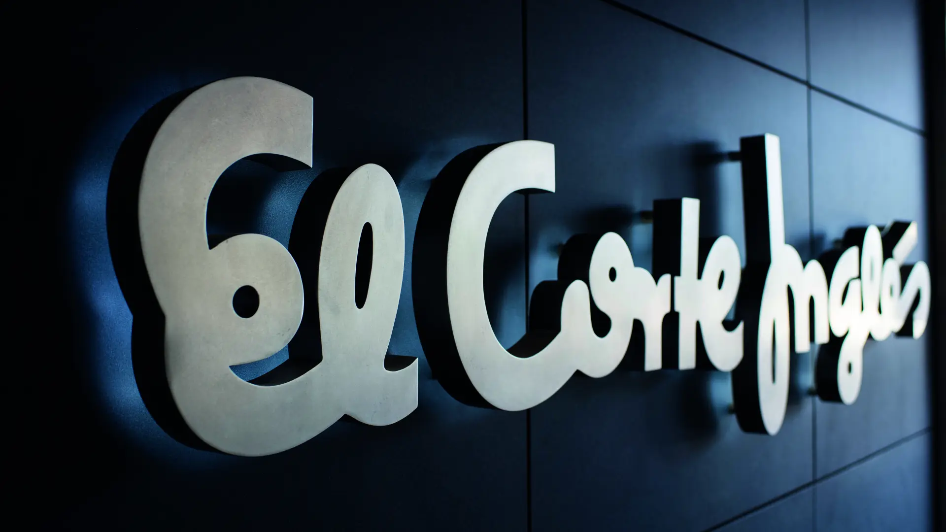 Descuentos de hasta el 30% en El Corte Inglés para celebrar el Día Mundial de Internet