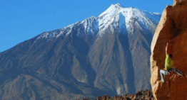 Al menos tres muertos y varios desaparecidos en Indonesia tras la erupción del volcán Dukono