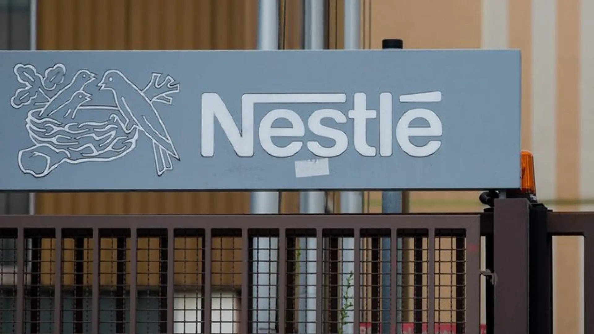 Nestlé concentrará más de la mitad de sus 300 despidos en Cataluña