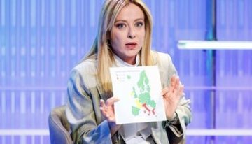 Los Berlusconi promueven un giro liberal en Forza Italia, el partido heredado de su padre
