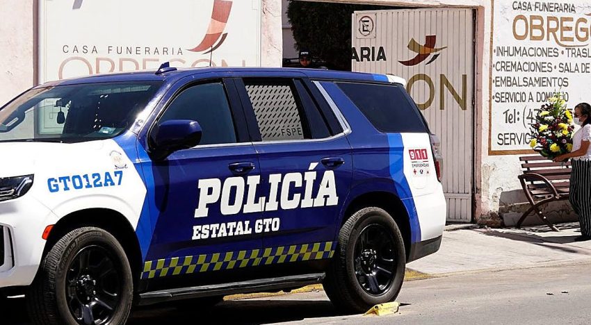 Ladrones de motos en México aparecen atados y amordazados: así actúa el «Batman de Lagos»