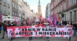 Hallan 34 fetos enterrados en el jardín de una doctora en Polonia