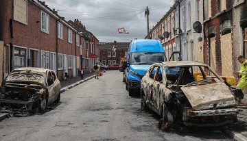 Tensión en Belfast: «Esto parece una zona de guerra, pero aquí vive gente normal»