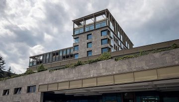 Bürgenstock, el complejo hotelero bunkerizado que acogerá la firma del acuerdo entre Irán y Estados Unidos