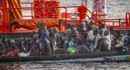 Sanidad fija una estrategia común de vacunación para personas migrantes y refugiadas llegadas por vía irregular a España