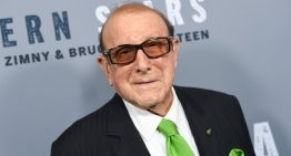 Clive Davis, el hombre que descubrió a Whitney Houston, muere a los 94 años