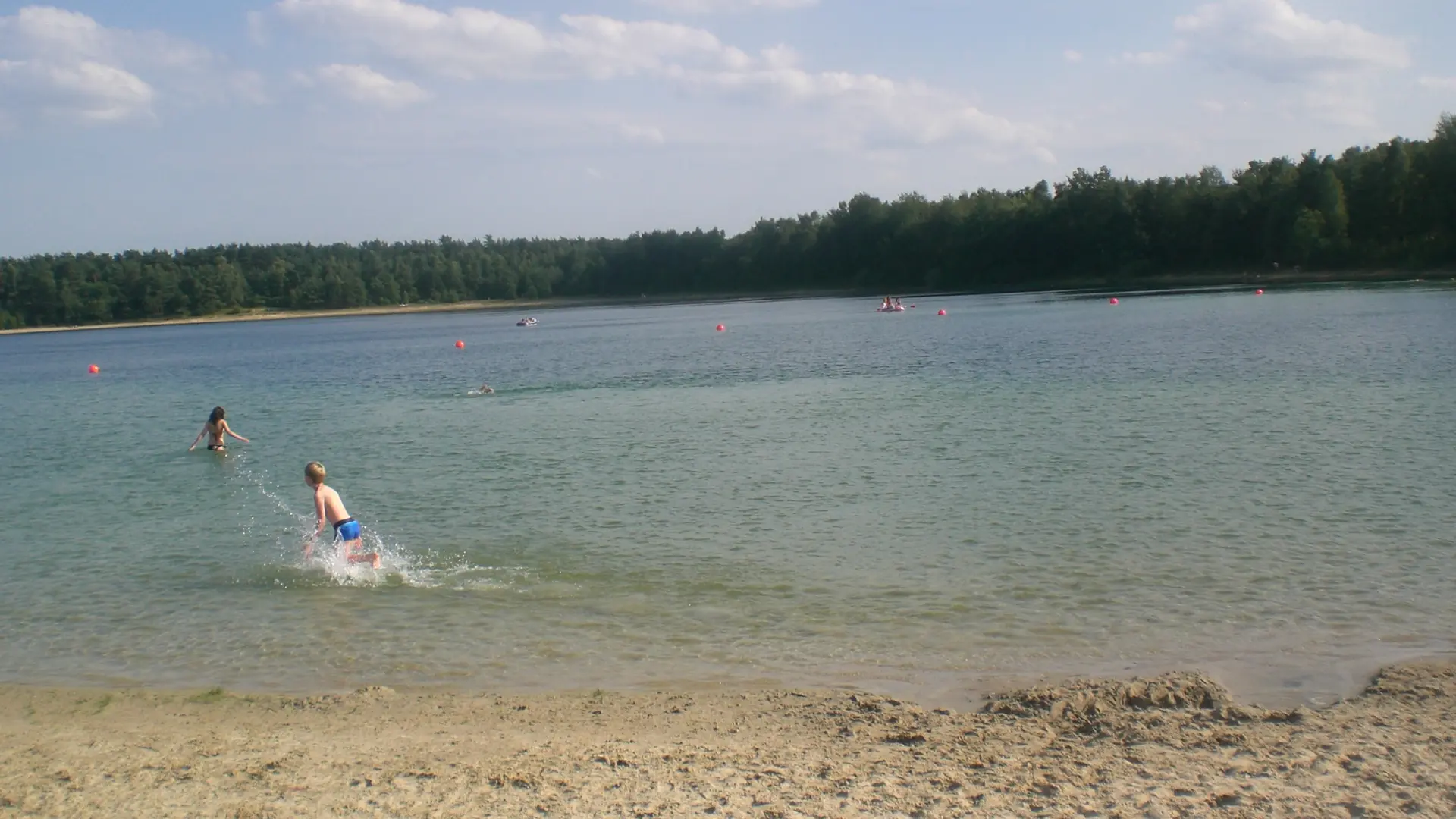 Un lago de Alemania impone una polémica norma: solo podrán entrar quienes hablen alemán