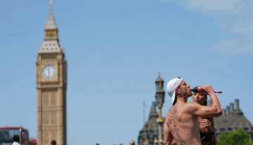 Raíles derretidos, sin aires acondicionados ni piscinas… La ola de calor muestra que Europa no está preparada para el calor extremo
