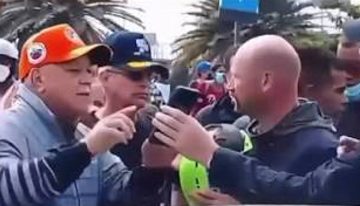 «Aquí hay más fusiles que palas»