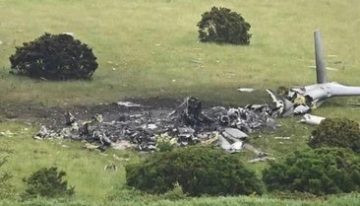 Una avioneta se estrella contra el edificio más alto de Pekín