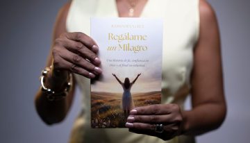 Julissa de la Cruz transforma su duelo por Alex Delgado en un libro para sanar