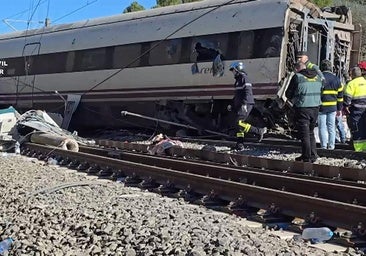 Un muerto y varios heridos en una colisión de trenes al norte de Londres