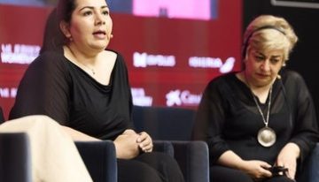 Un tribunal iraní condena a una cantante a 74 latigazos por cantar sin velo en un concierto