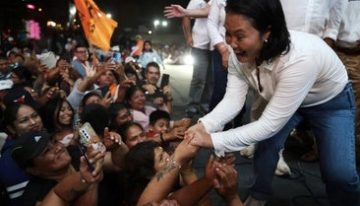Fujimori y Sánchez se disputan la presidencia de Perú en unas elecciones muy ajustadas