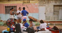 Sin casa o con miedo a las réplicas: los damnificados del terremoto pasan la segunda noche en la calle