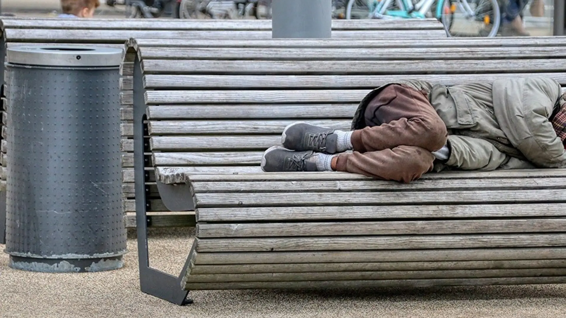 Ni vagos ni alcohólicos: un estudio demuestra que las personas sin hogar salen de la calle si reciben ayuda