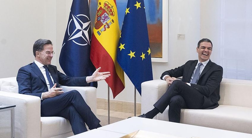Sánchez arrastra a España a la soledad y el descrédito en la OTAN