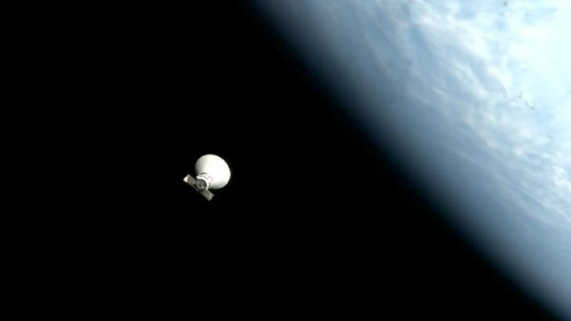 La NASA advierte que el elevado número de satélites amenaza con cegar los telescopios espaciales para siempre