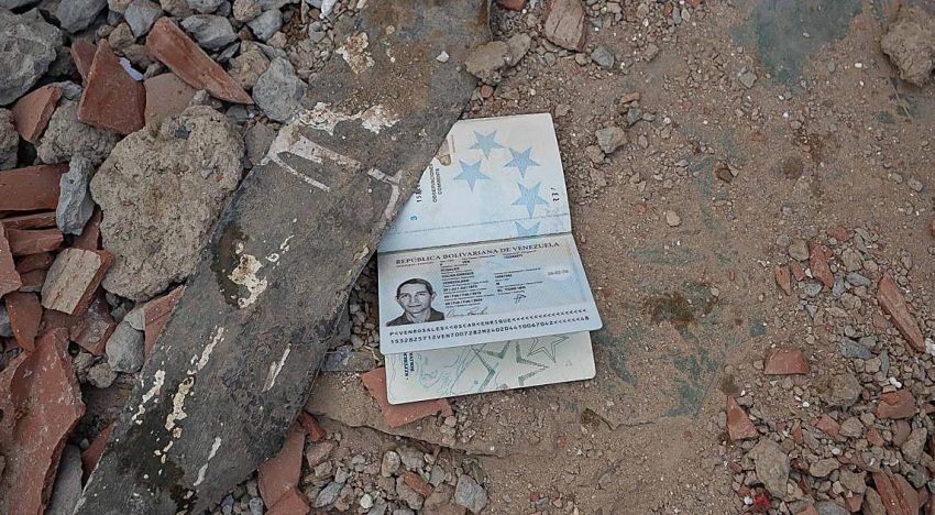 La desesperada búsqueda de los familiares de los más de 100 inmigrantes deportados por EE.UU. que llegaron a La Guaira: «Buscamos en hospitales y morgues»