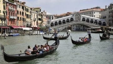 El nuevo alcalde de Venecia quiere subir el precio de entrada a la ciudad a 50 euros