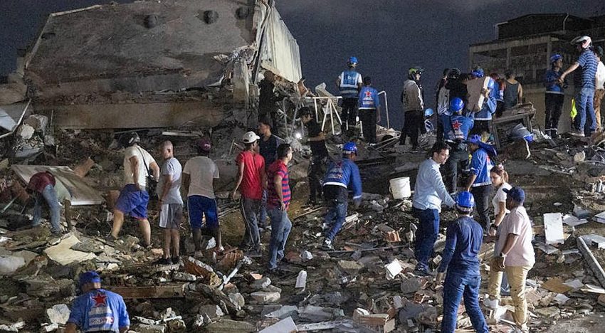 Dos potentes terremotos de 7,2 y 7,5 de magnitud golpean Venezuela y colapsan decenas de edificios