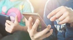 Francia aprueba la prohibición de las redes sociales para menores de 15 años