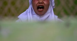 Azotan a una pareja por besarse en un vídeo de TikTok en Indonesia