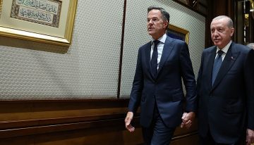 La OTAN fortalece a Erdogan como elemento estratégico esencial pese a su deriva autoritaria