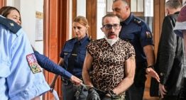 Dimite el líder parlamentario conservador alemán tras tener un bebé por gestación subrogada