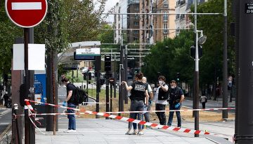 La Policía detiene a un hombre tras herir a tres mujeres con dos cuchillos en París