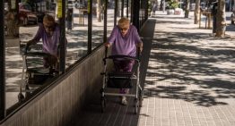 Mujer, de más de 75 años y que vive sola en la ciudad: así es la paciente más vulnerable ante el calor