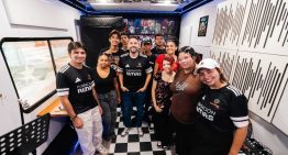 Un estudio de grabación móvil lleva la música hasta donde más se necesita: “Es un recordatorio de que estamos aquí”