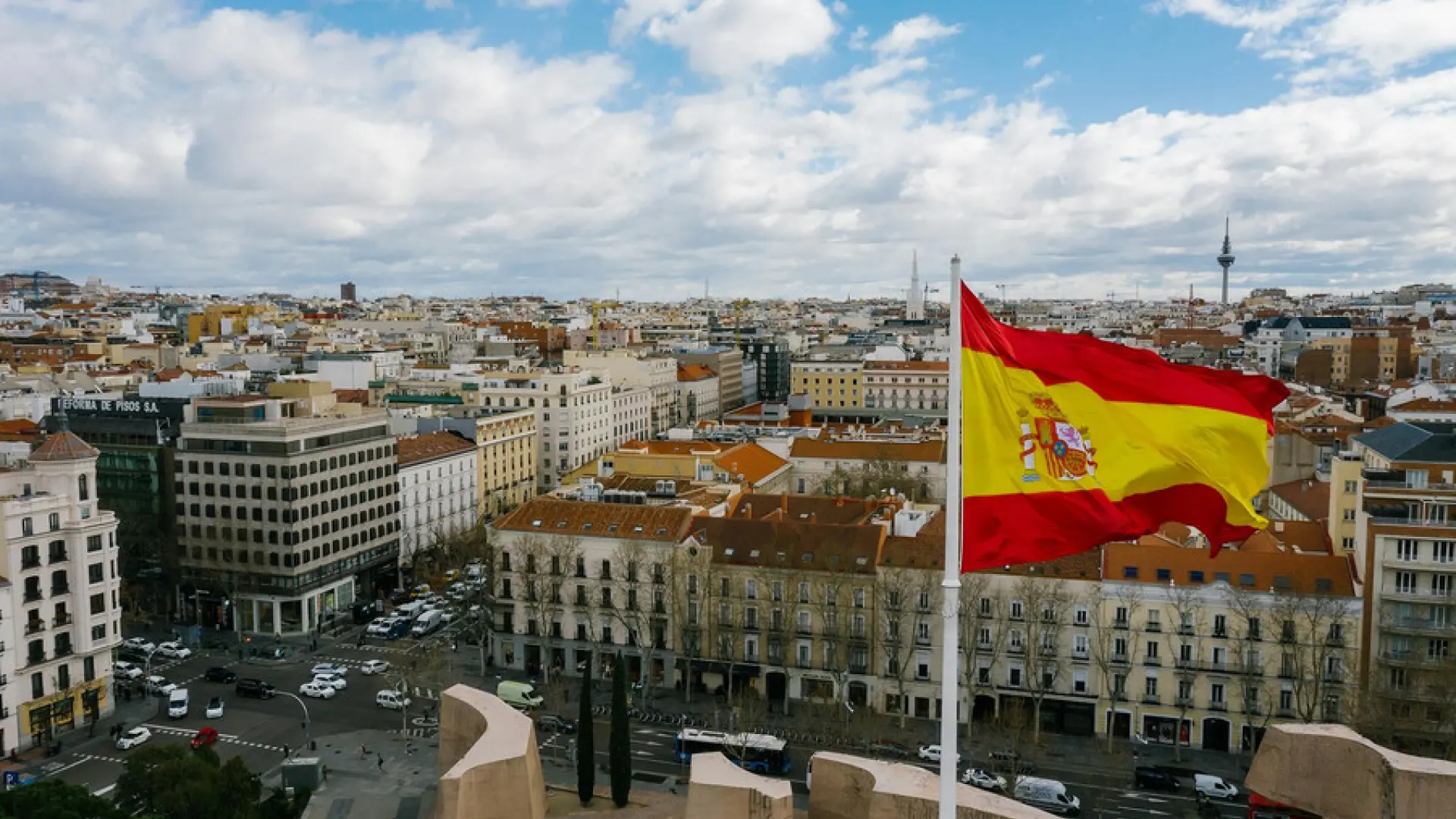 Funcas eleva al 2,5% la previsión de crecimiento para España este año por la resistencia de la economía