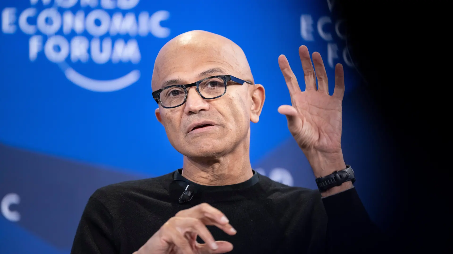 El CEO de Microsoft alerta del coste oculto de la IA: «Las empresas están pagando dos veces»