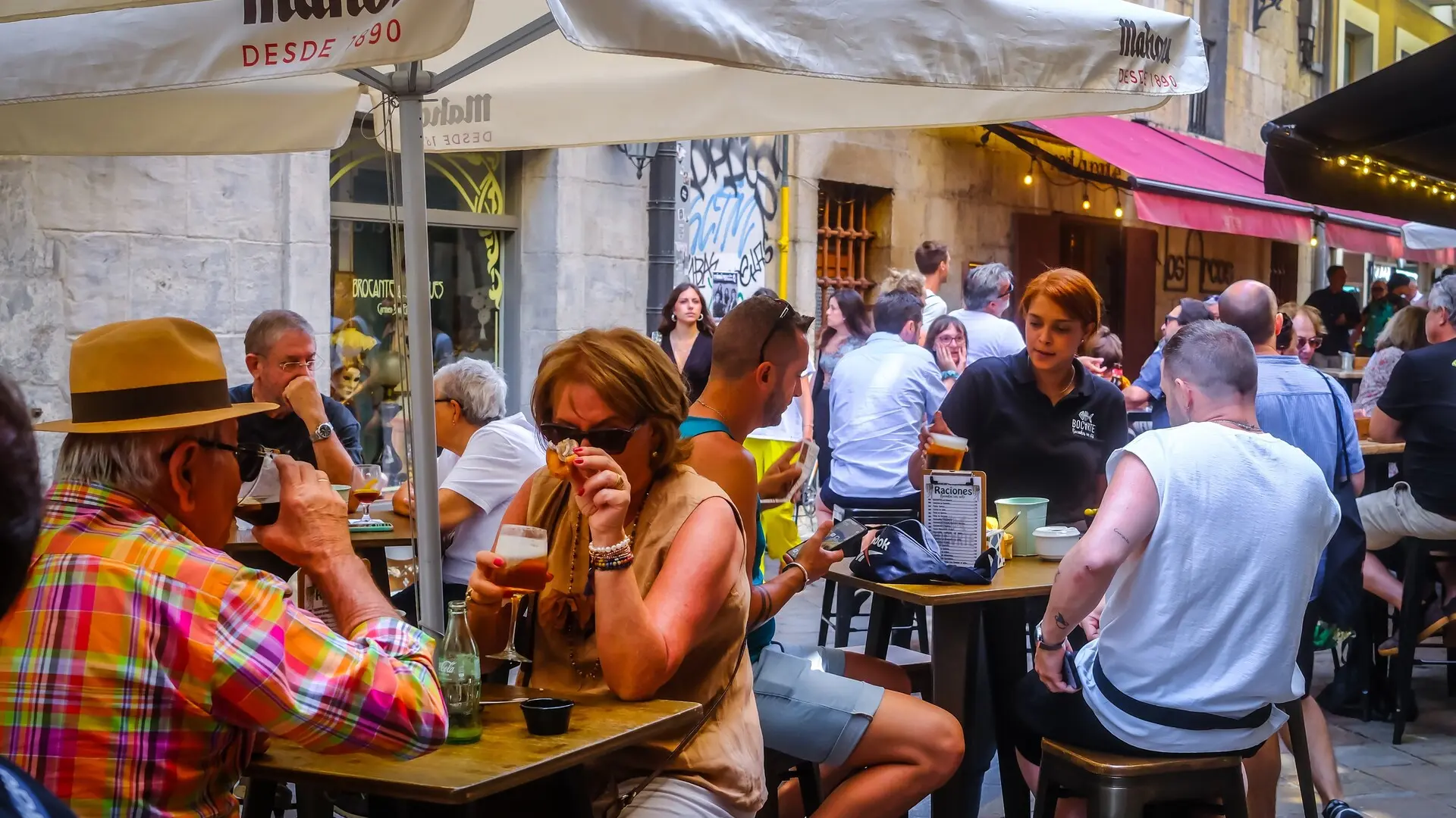 El PIB crece un 0,7% en el segundo trimestre, una décima más, gracias al tirón del consumo