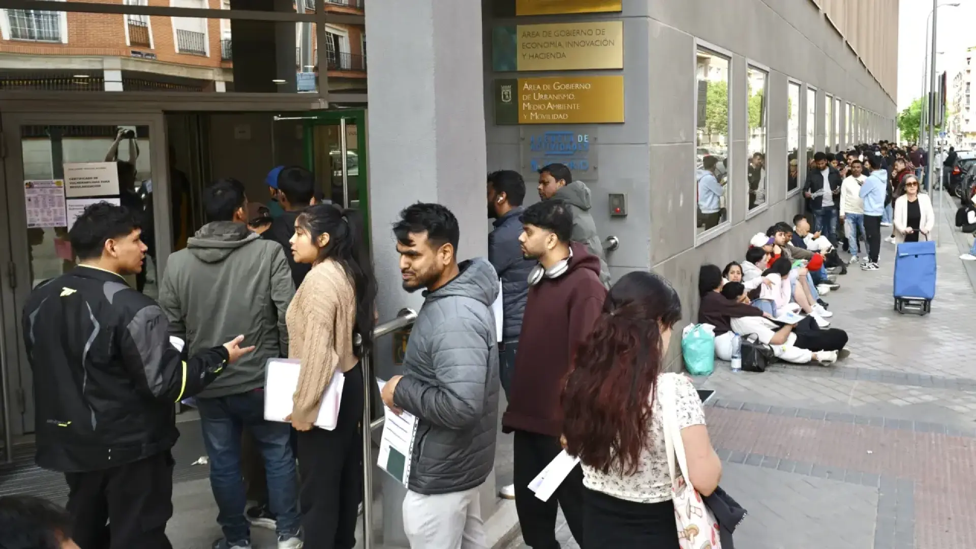 La regularización de migrantes dispara el empleo: España gana 128.500 afiliados en el mejor junio desde la pandemia