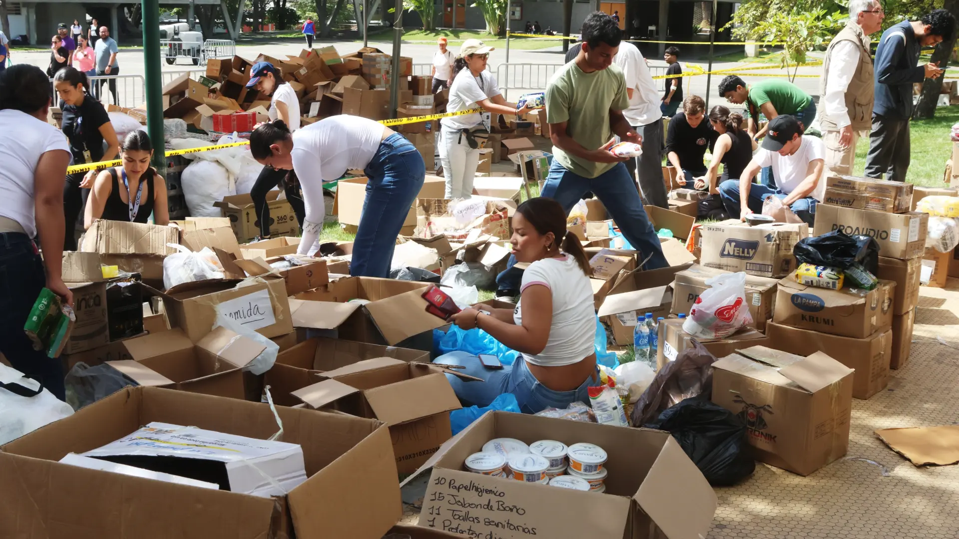 Una ola de solidaridad desborda Venezuela tras los terremotos: «La puerta de mi casa está abierta para el que quiera venir a cocinar»