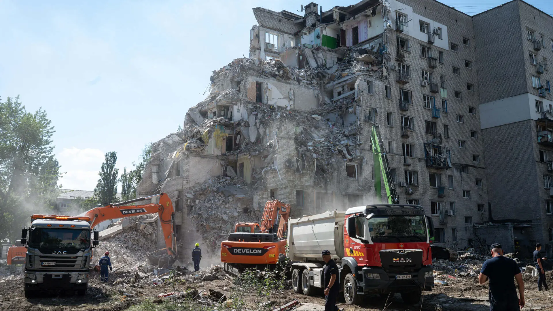 Aumentan a 30 los muertos por la oleada de ataques de Rusia contra Kiev