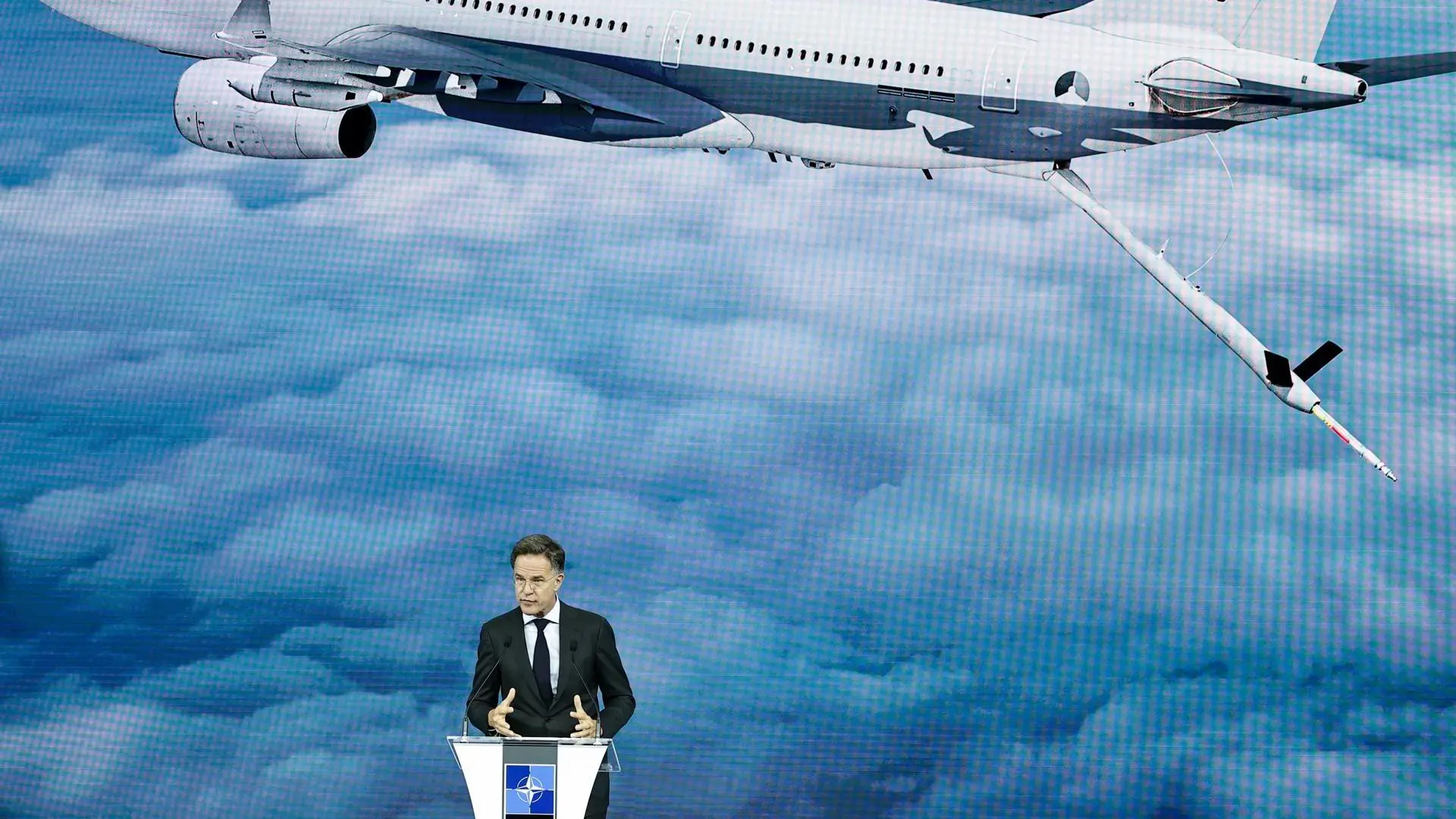 La OTAN anuncia en la cumbre de Ankara un proyecto Airbus de transporte y logística militar que tendrá participación de España
