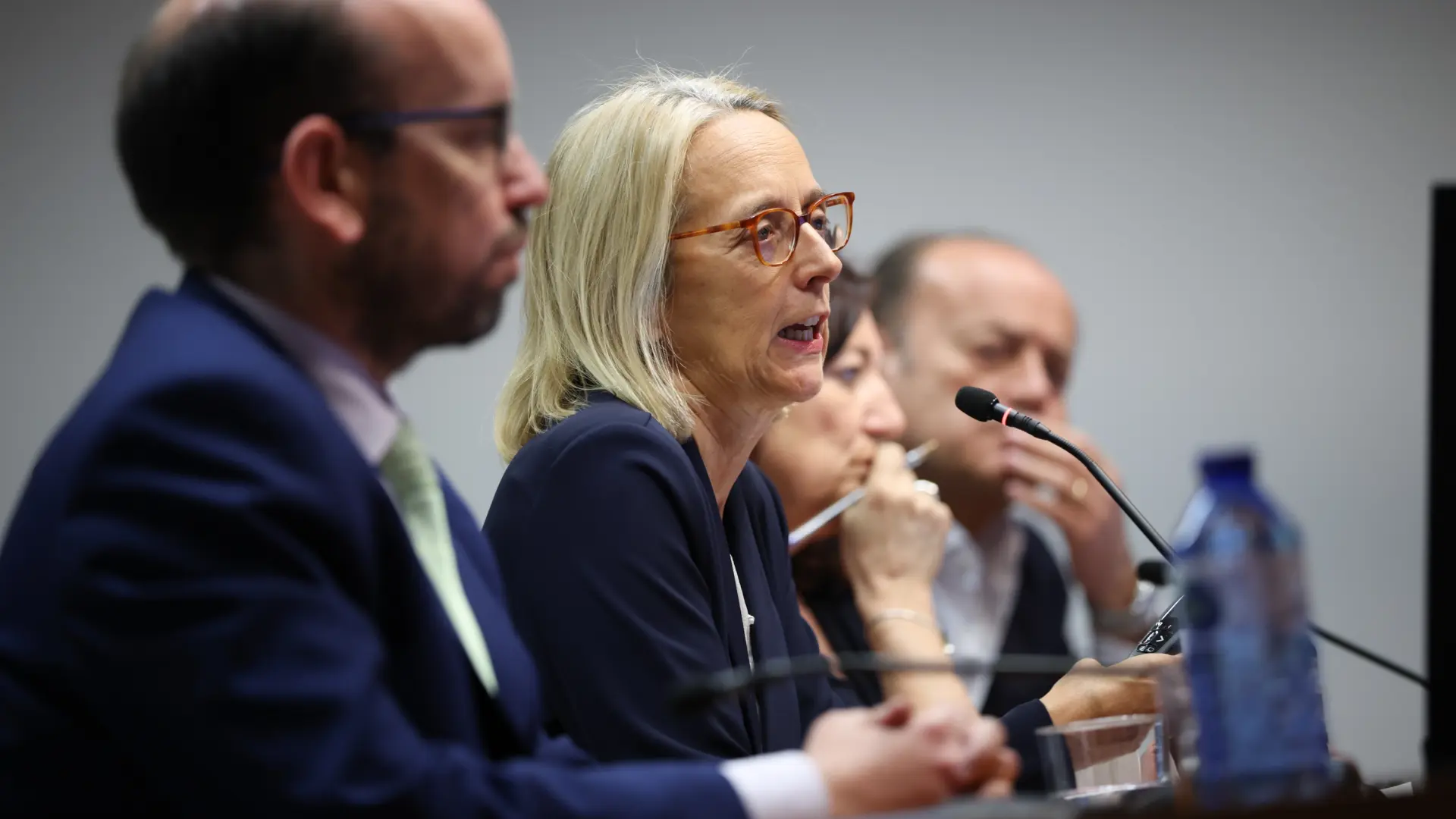 La Airef estima que el gasto público se disparará un 6,4%, el doble de lo pactado con Bruselas, y aconseja un ajuste de 10.000 millones