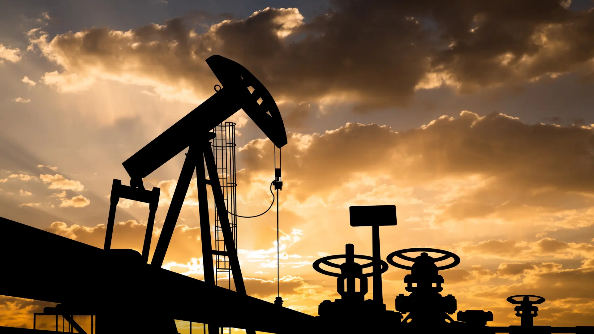 El petróleo supera los 100 dólares por la escalada de tensión en Oriente Próximo