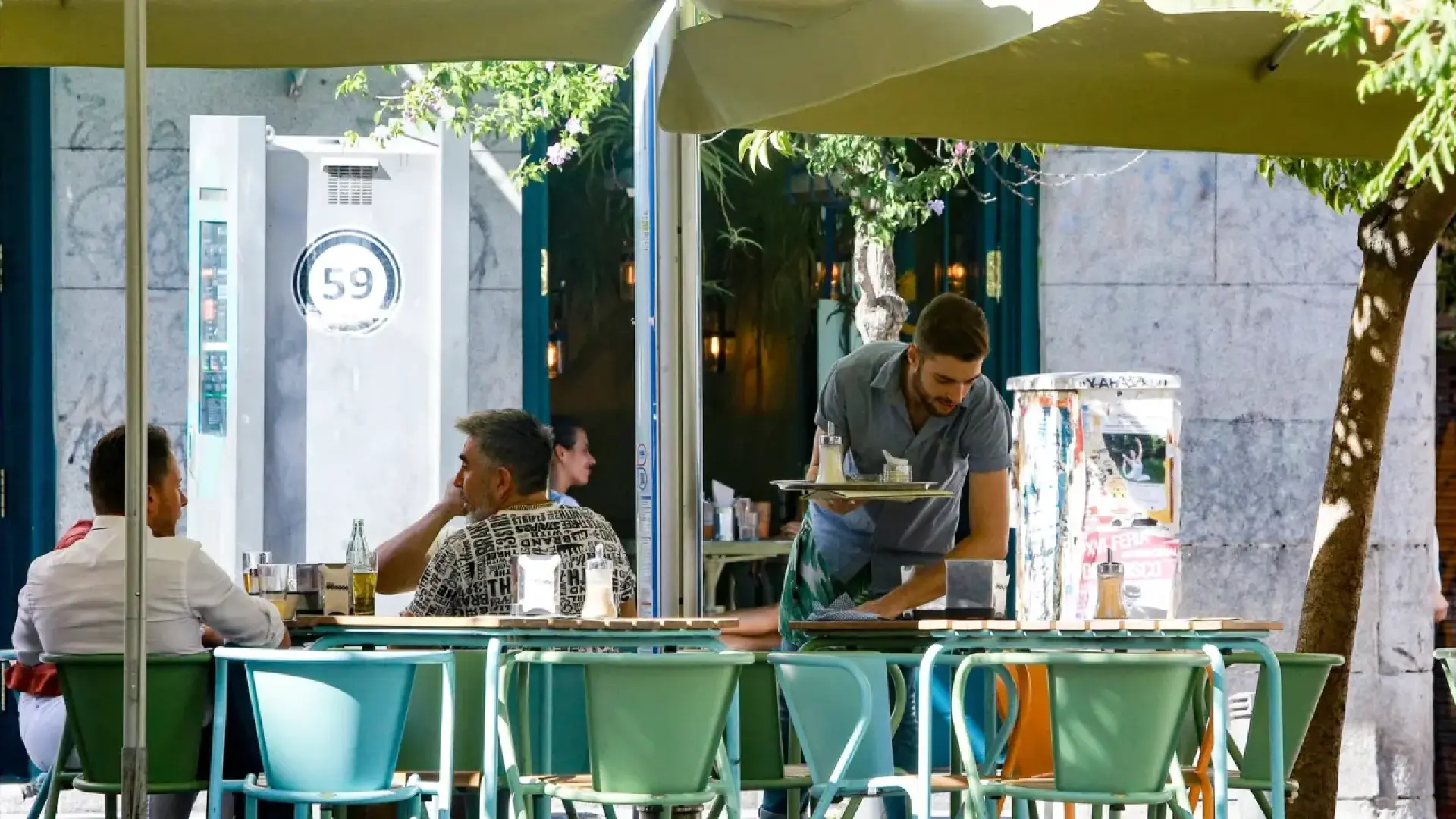 España registra un nuevo récord de trabajadores: 22,7 millones de ocupados y una tasa de paro del 9,87%, la más baja desde 2008
