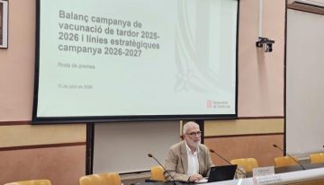 Catalunya mantiene la vacunación de gripe y covid a partir de los 60 años y prevé reforzar la inmunización de sanitarios y docentes