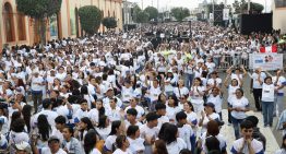 Miles de participantes se unen en Perú para romper el récord de la mayor clase de salsa