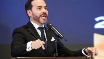 Espriella designa como Ministro de Defensa a un general retirado por Petro