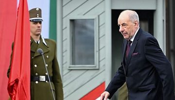 El presidente de Hungría, aliado de Orbán, firma su destitución