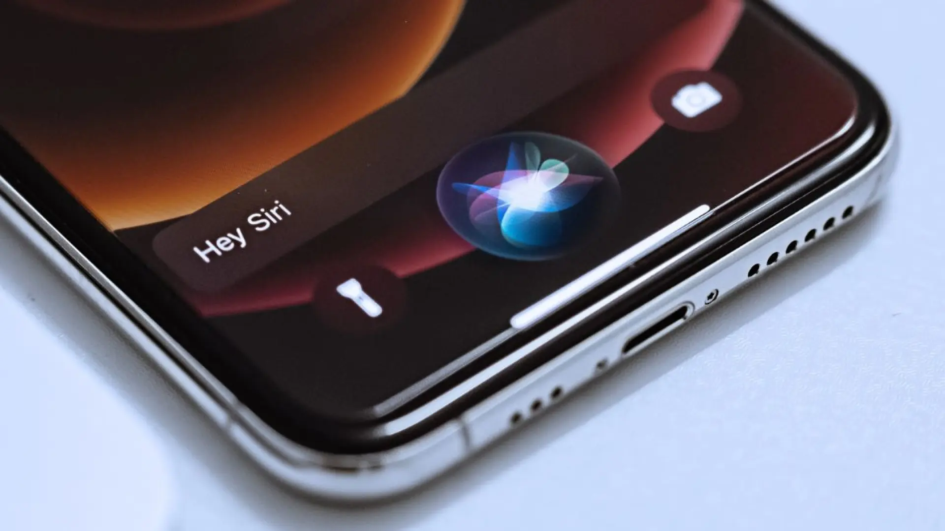 La renovada Siri con IA se actualiza con nuevas funciones: podrás modificar la velocidad y emoción de su voz